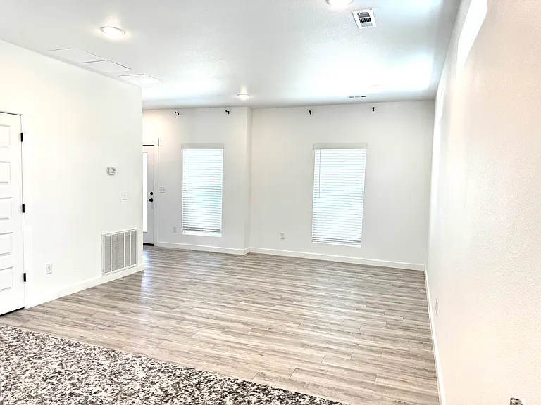 821 Massachusetts Ave — Photo 3