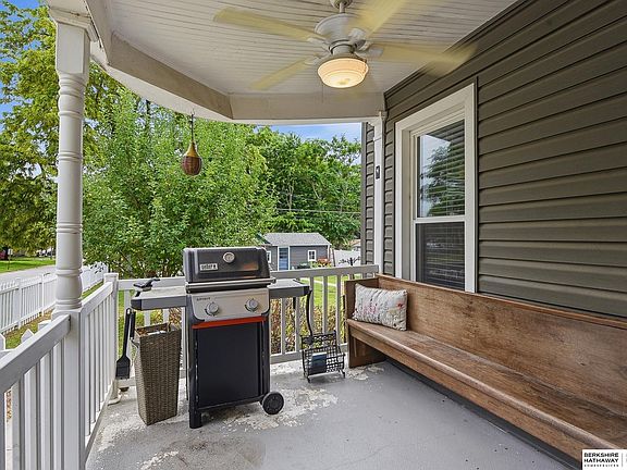 5th image of 422 N 9th St