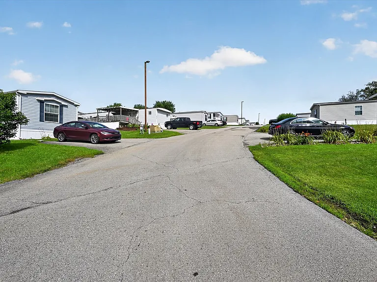 Hillside Estates — Photo 45