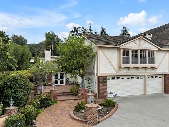 2nd image of 3956 Calle Valle Vis