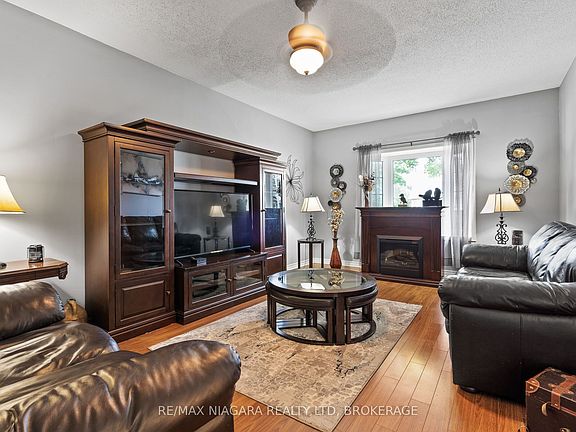 3rd image of 696 Clare Ave