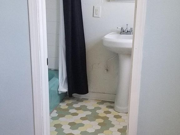 2nd image of 2115 Marais St #B