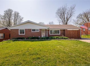 586 Edgewood Dr, Sellersburg, IN 47172