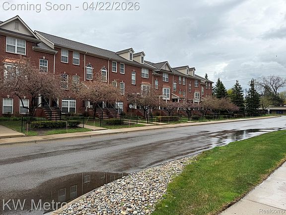 5th image of 25409 Saint James