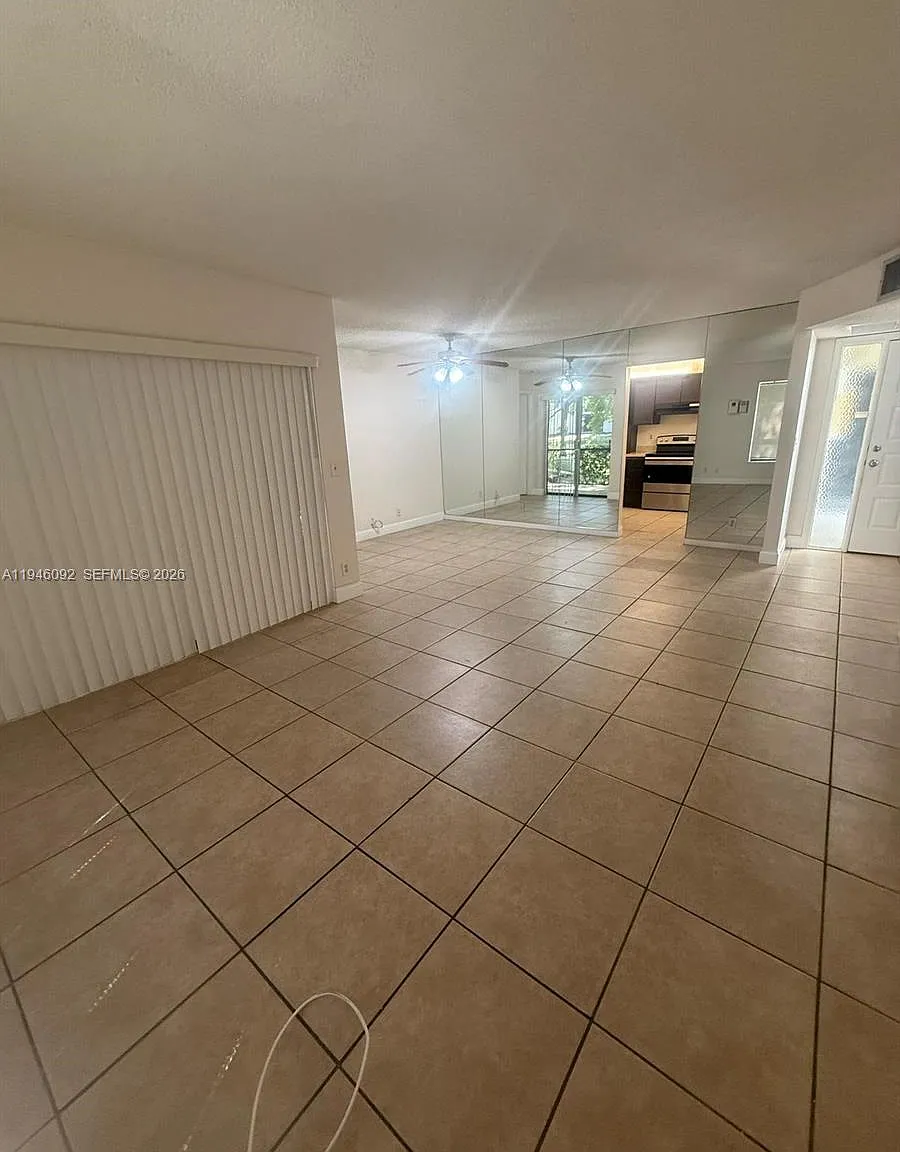 Karanda Village I-C Condo — Photo 1