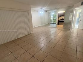 3439 Cocoplum Cir, Pompano Beach, FL