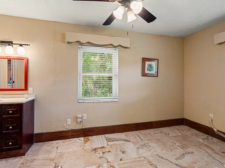 5709 Lake Le Clare Rd — Photo 17