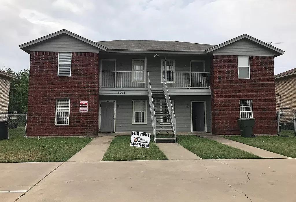 2 bed, 895 sqft, $800 — Photo 1
