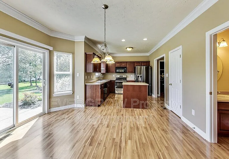1047 Andrew Ct — Photo 10