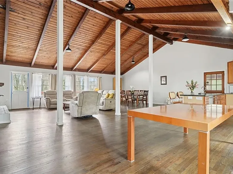 5655 Lake Forrest Dr NW — Photo 2
