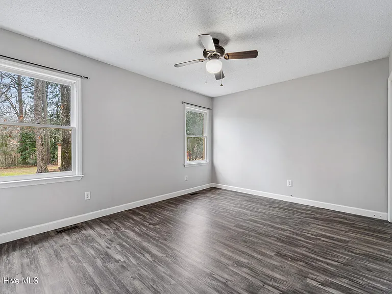 406 S Brookside Ct — Photo 12