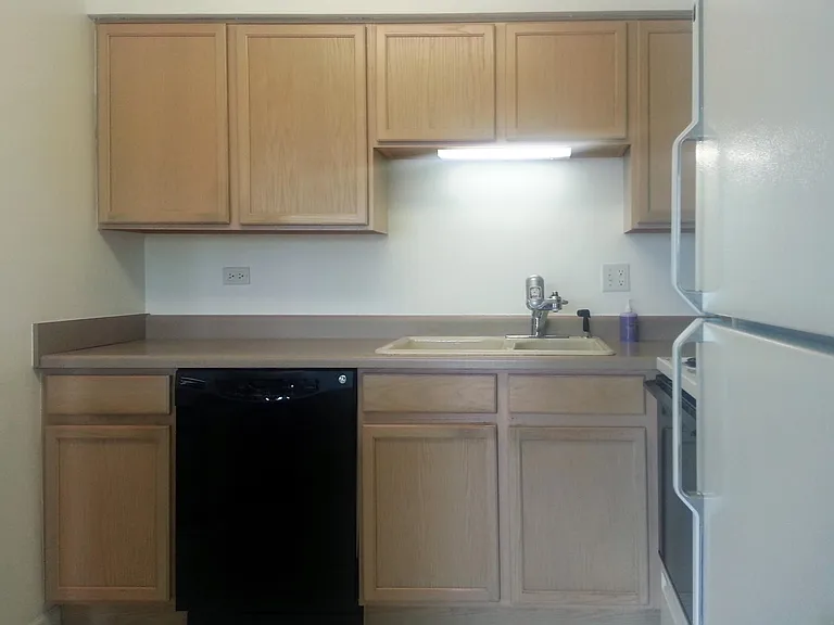 995 S Court Of Shorewood #3B — Photo 8