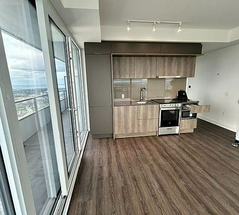 5th image of 448 Burnhamthorpe Rd W #6205
