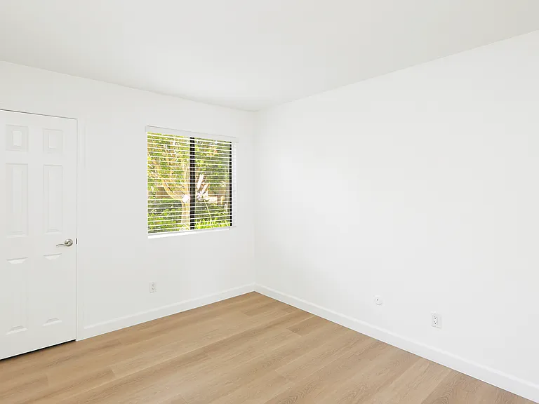9949 Azuaga St #G103 — Photo 19