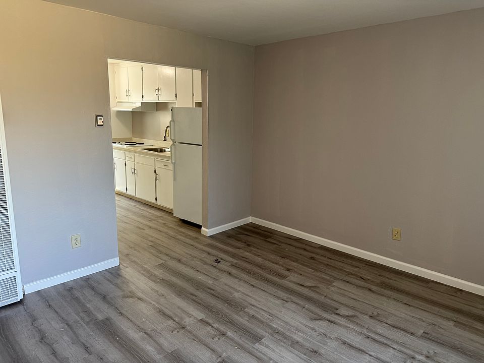 2nd image of 2070 Latham St APT 1