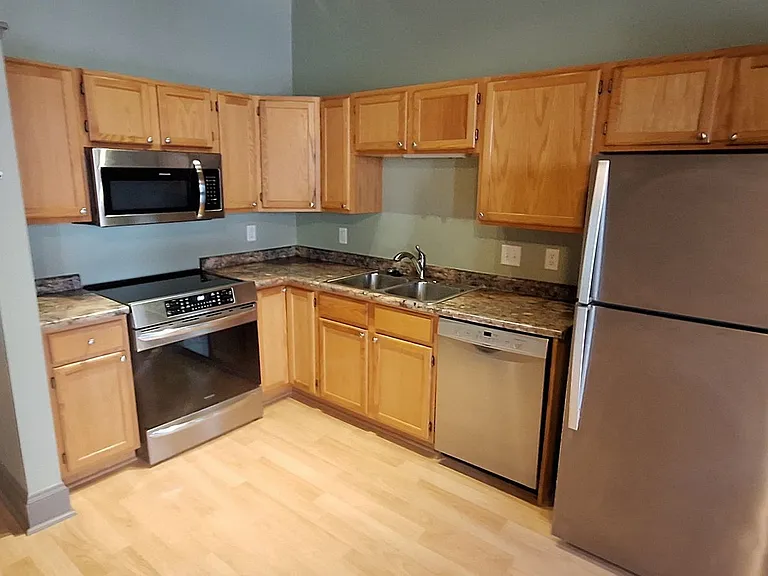 1025 Washington Ave S — Photo 8