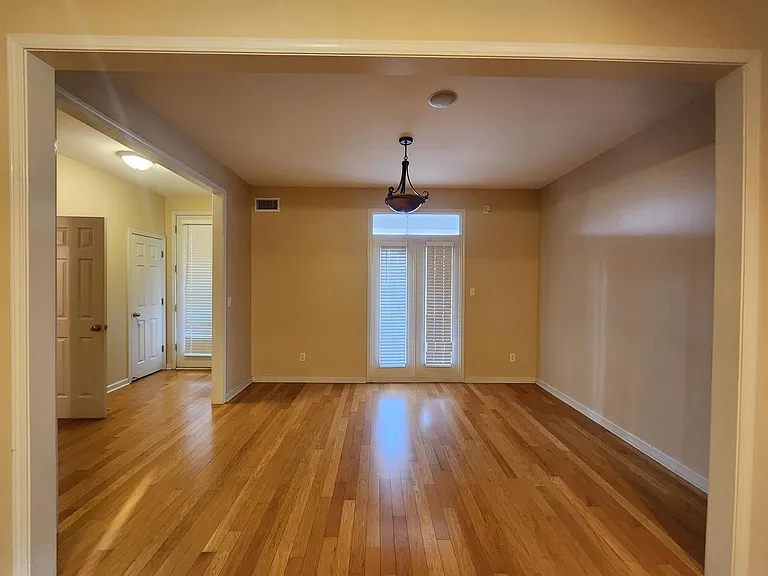 1459 Down River Dr — Photo 6