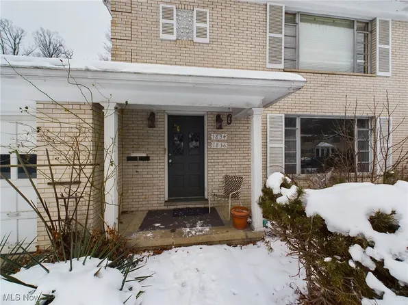 1834 & 1836 Cromwell Dr, Akron, OH 44313