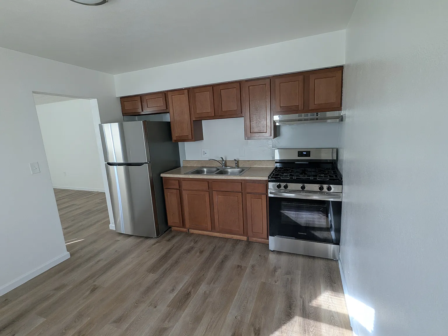 2 bed, 840 sqft, $1,250 — Photo 3