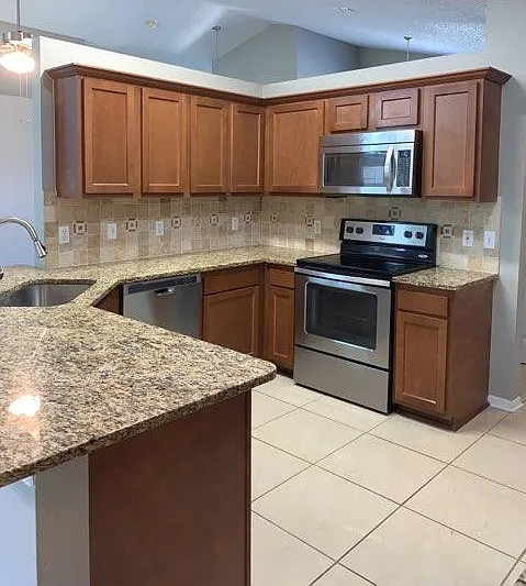 11382 Aston Hall Dr S — Photo 13