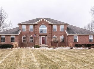 9356 Apple Crest Dr, Saline, MI