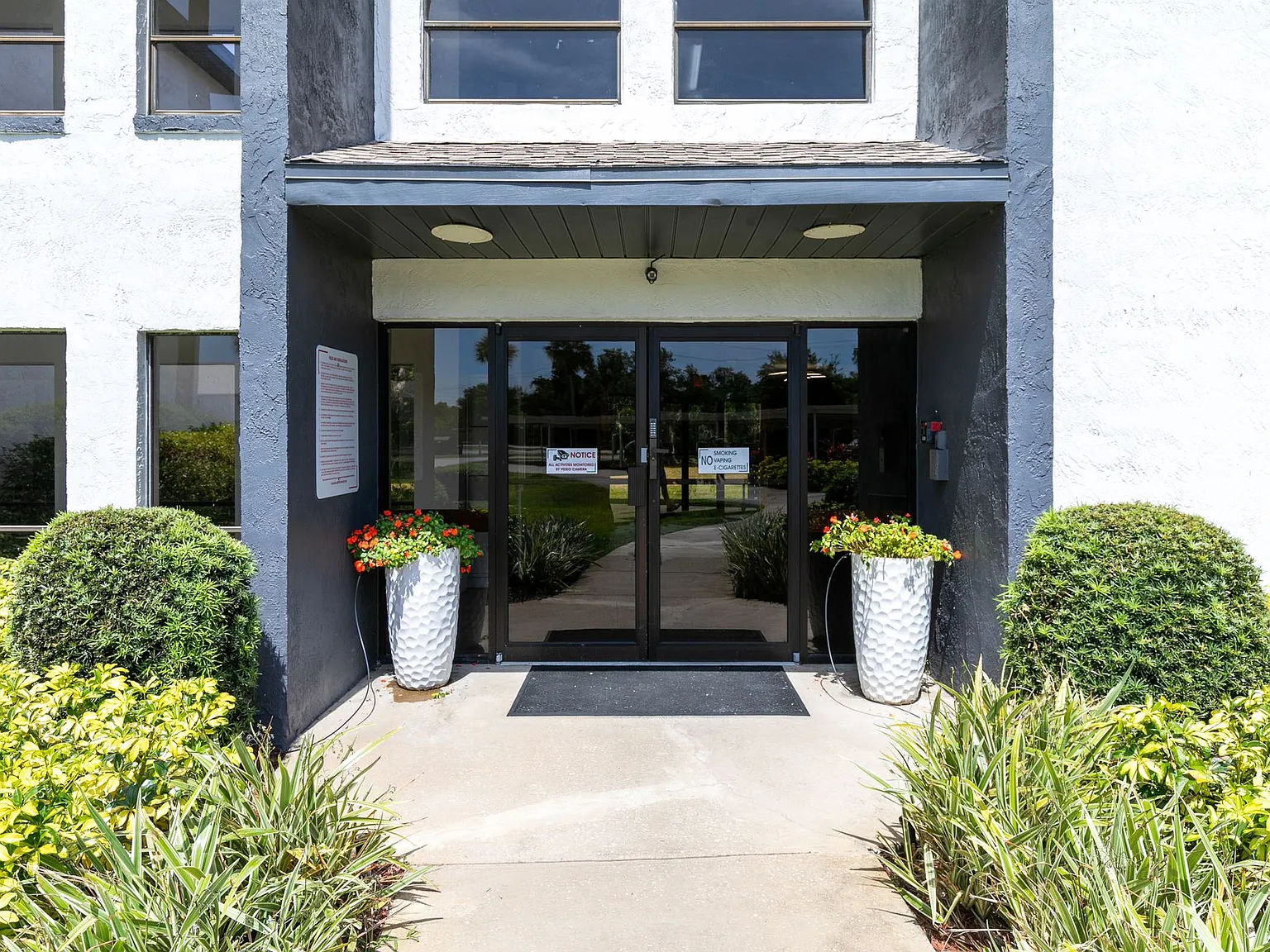 The Oasis Apartment Homes — Photo 3
