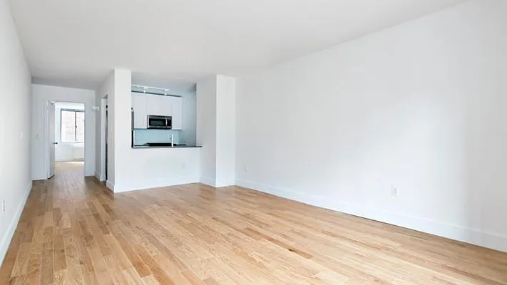 Rented by New York Realty Minimax Inc | media 1