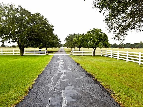 GREAT ROADS FOR AN EVENING STROLL WHILE CHECKING LIVESTOCK.