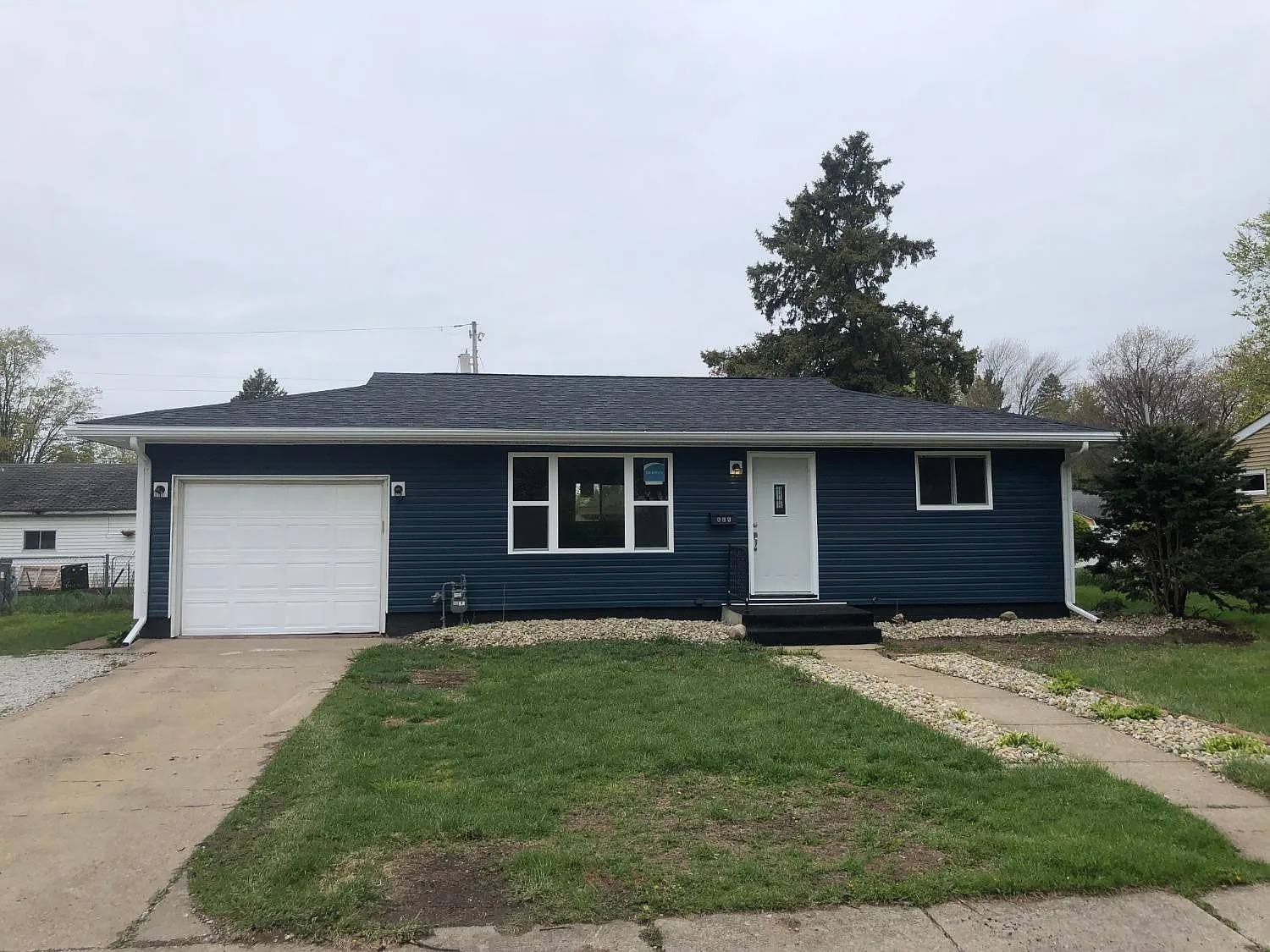 606 Gary Ct photo 1