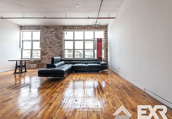 4th image of 380 Troutman St #304