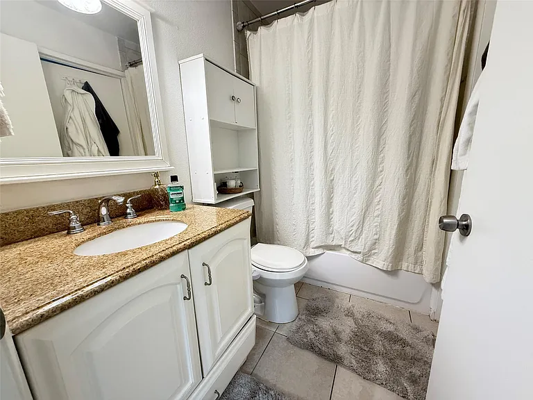 9919 Nob Hill Ct #9919 — Photo 4