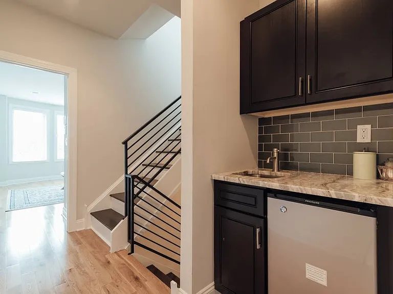 2701 Oakford St — Photo 10