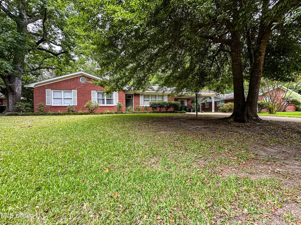 1206 6th St N, Columbus, MS 39701