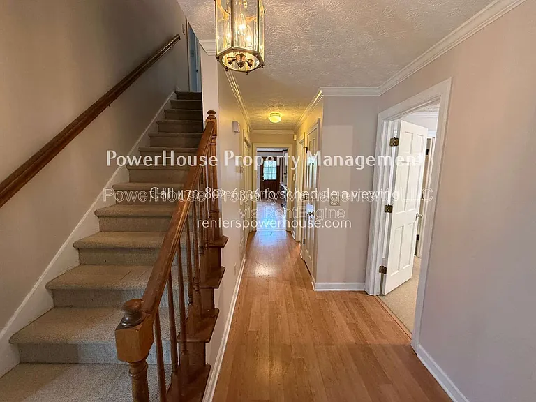 3209 Henderson Walk — Photo 2