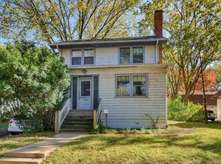 327 Brandon Ave, Glen Ellyn, IL 60137