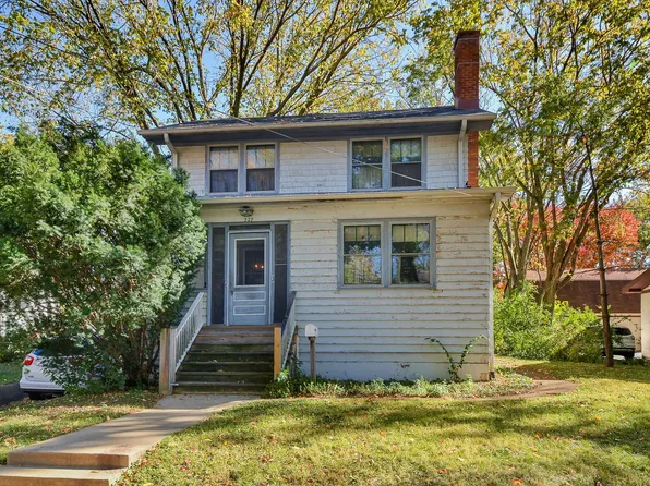 327 Brandon Ave, Glen Ellyn, IL 60137