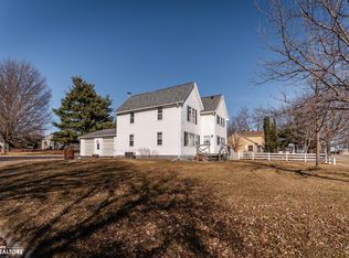 502 E Maple Ave, Conrad, IA 50621