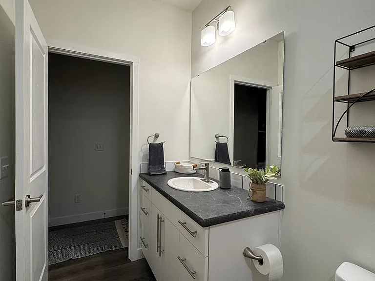 Bellaire Lofts — Photo 13