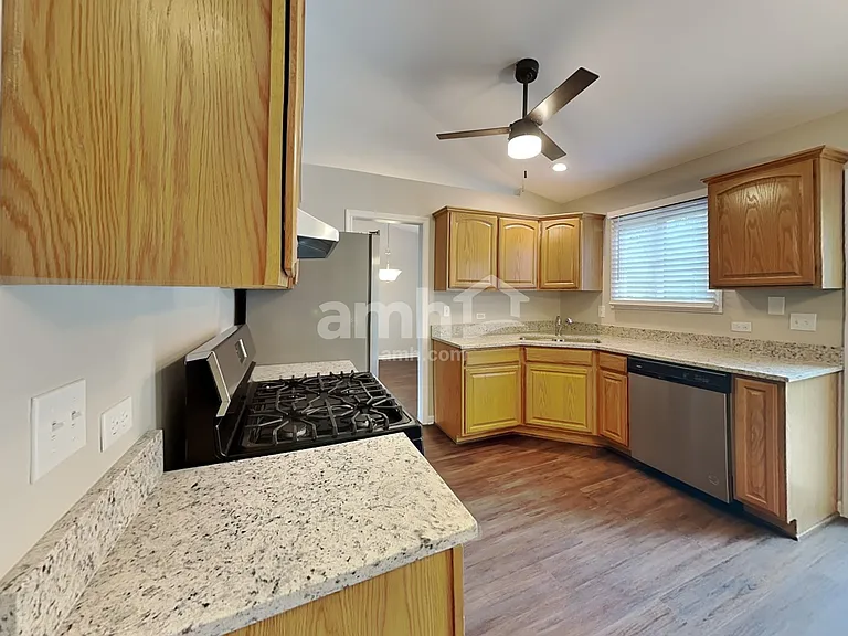 3612 Fawn Ln — Photo 4