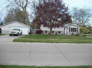 48453 Sugarbush Rd, Chesterfield, MI 48047