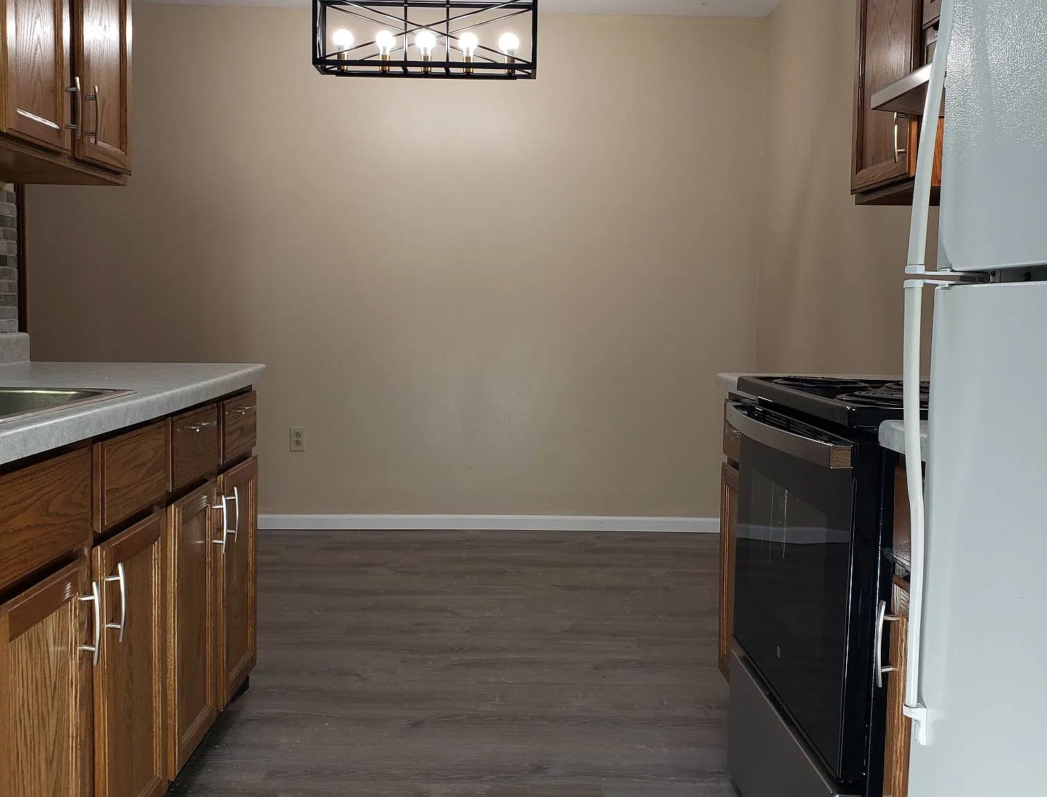 550 Waterloo Road - 4 — Photo 2