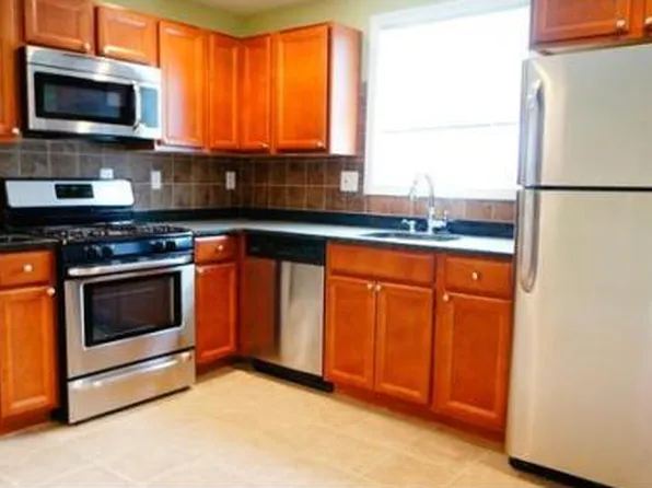 1 Newton St #A, Waltham, MA 02453