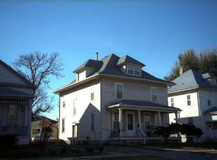 825 1st Ave APT 1, Council Bluffs, IA 51501