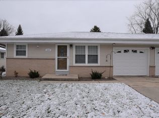 1225 5th Ave, West Bend, WI 53095