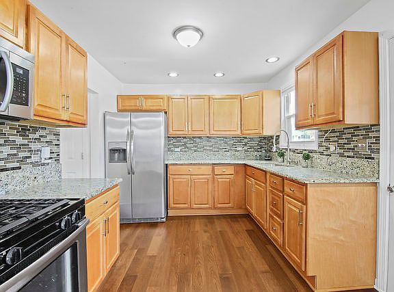4th image of 6115 W 99th St