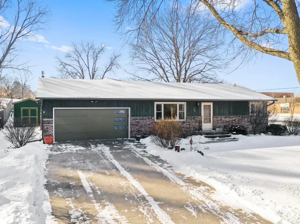 702 Sibley Dr, Northfield, MN 55057