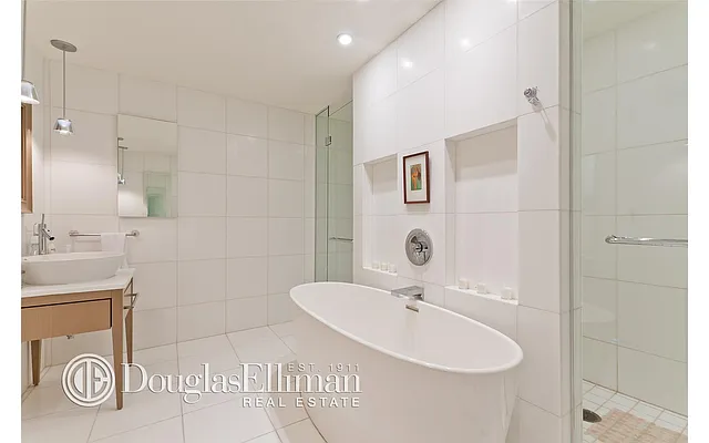 Rented by Douglas Elliman | media 14