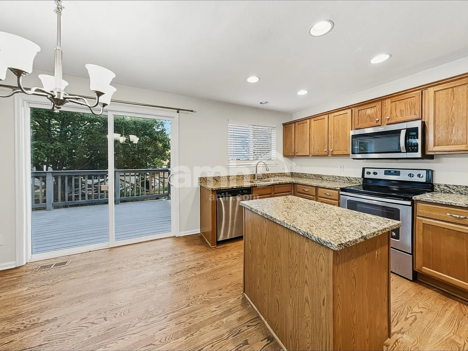 4 bed, 2.5 bath, 2060 sqft, $3,010 — Photo 4