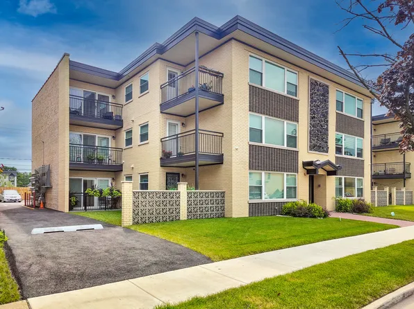 3045 Paris Ave APT 302, River Grove, IL 60171