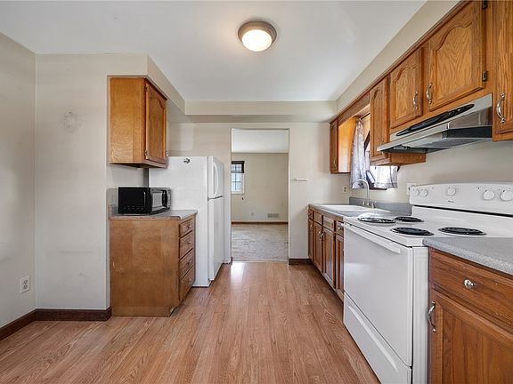 4th image of 199 E White Oak Dr #A